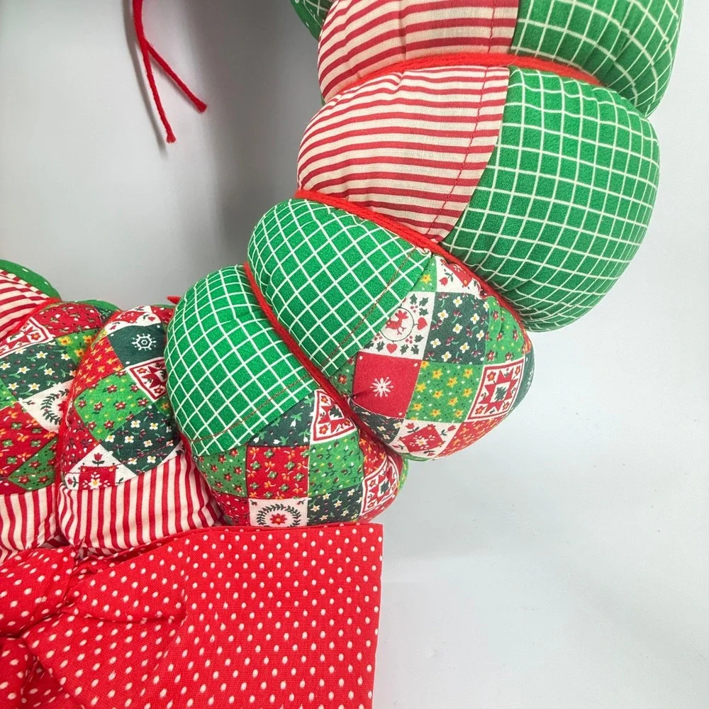 Quilted Puff Wreath Bow Vintage handmade Red Green Patchwork Holiday Decor 16x7